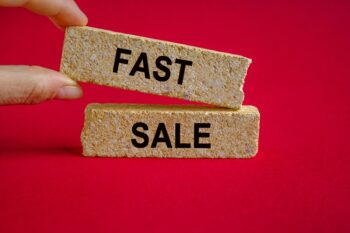 Fast,Sale,Symbol.,Brick,Blocks,With,Word,Fast,Sale,On