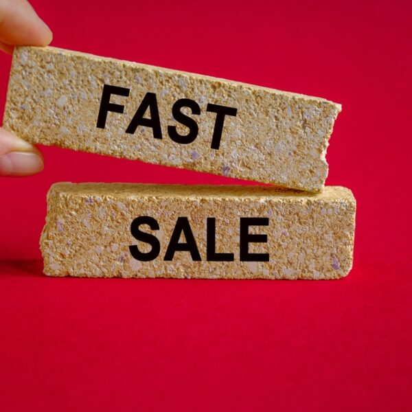 Fast,Sale,Symbol.,Brick,Blocks,With,Word,Fast,Sale,On